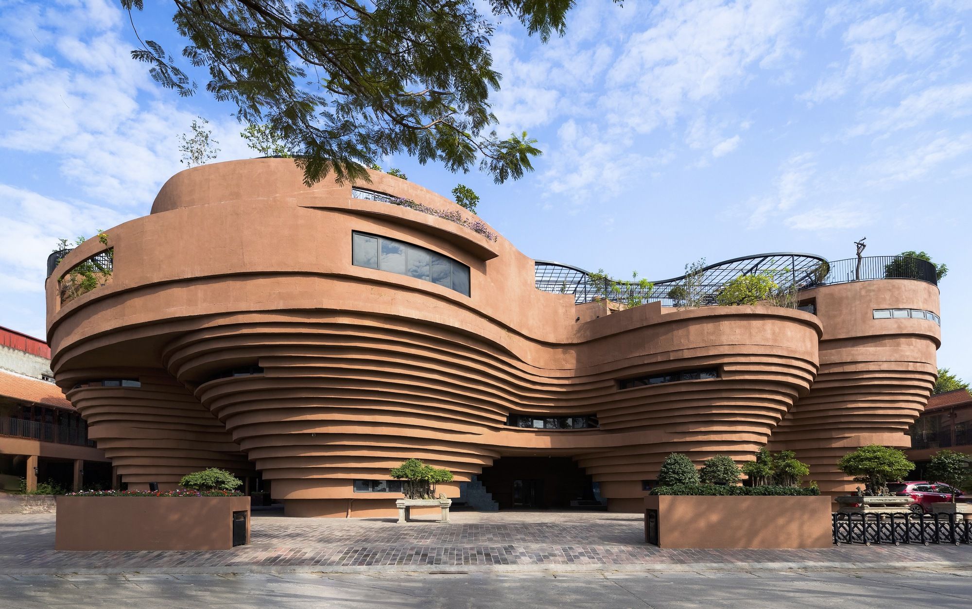 Discovering the Charm of an Authentic Bat Trang Ceramic Shop - Timeless Craftsmanship and Unique Designs